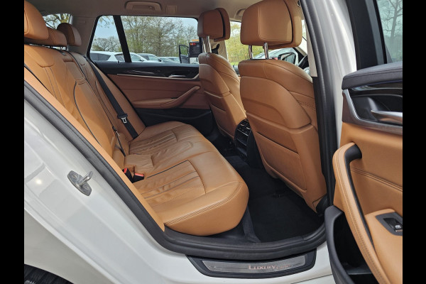 BMW 5 Serie Touring 520i High Executive Edition | Automaat | LED | Trekhaak | Parkeerhulp | Camera | Navi | Leder | Stoelverwarming |