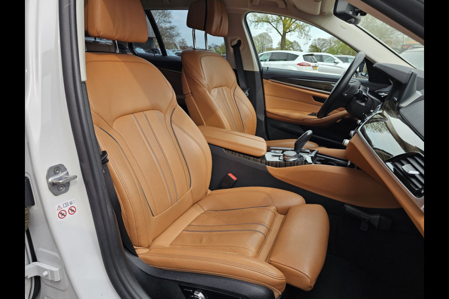 BMW 5 Serie Touring 520i High Executive Edition | Automaat | LED | Trekhaak | Parkeerhulp | Camera | Navi | Leder | Stoelverwarming |