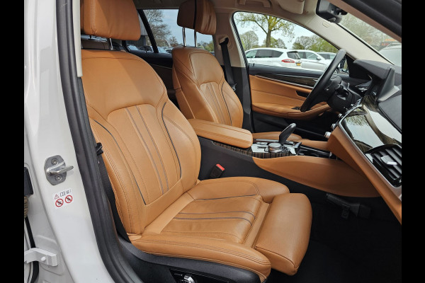 BMW 5 Serie Touring 520i High Executive Edition | Automaat | LED | Trekhaak | Parkeerhulp | Camera | Navi | Leder | Stoelverwarming |