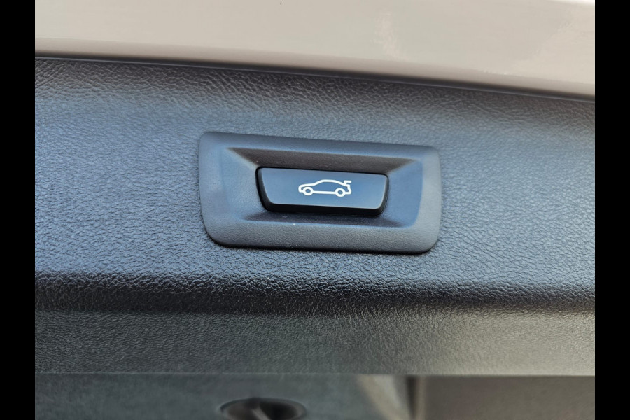 BMW 5 Serie Touring 520i High Executive Edition | Automaat | LED | Trekhaak | Parkeerhulp | Camera | Navi | Leder | Stoelverwarming |