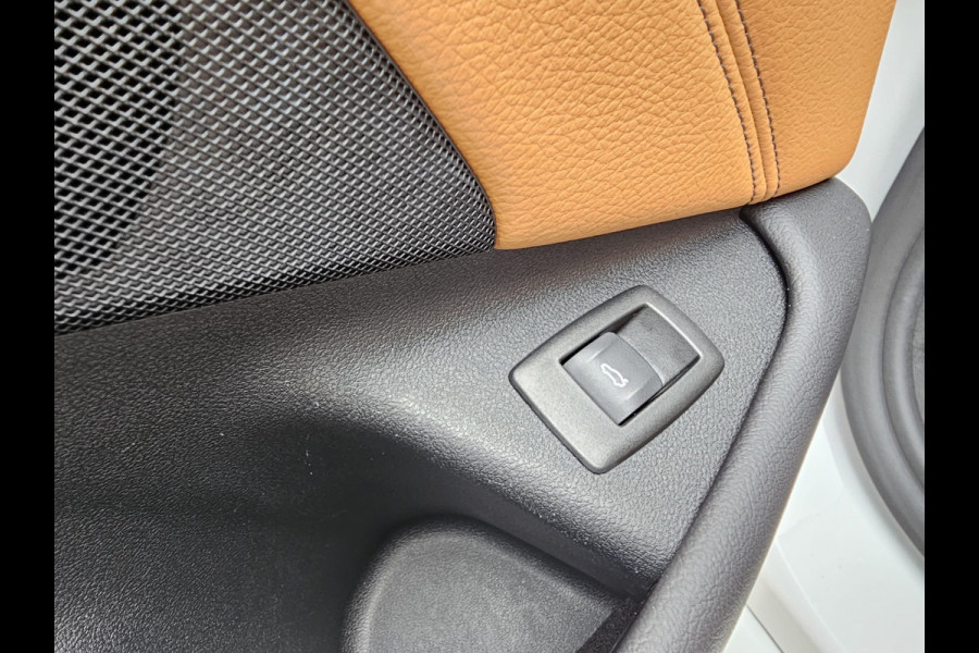 BMW 5 Serie Touring 520i High Executive Edition | Automaat | LED | Trekhaak | Parkeerhulp | Camera | Navi | Leder | Stoelverwarming |