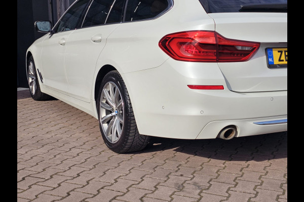 BMW 5 Serie Touring 520i High Executive Edition | Automaat | LED | Trekhaak | Parkeerhulp | Camera | Navi | Leder | Stoelverwarming |