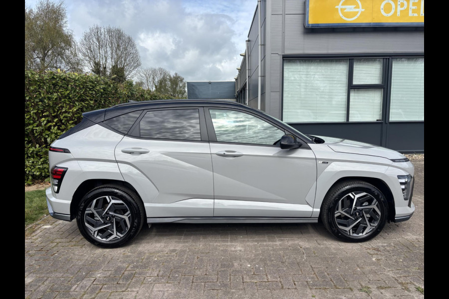 Hyundai Kona 1.6 T-GDI N Line 199pk versie! | Uniek in NL | Stoelverwarming | Adaptive Cruise Control | Elektrsich verstelbare stoelen | Dealer odnerhou