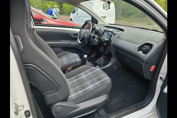 Peugeot 108 1.0 e-VTi Allure TOP! | 2E EIGENAAR | 12MND GARANTIE | CAMERA | LMV | KEYLESS |