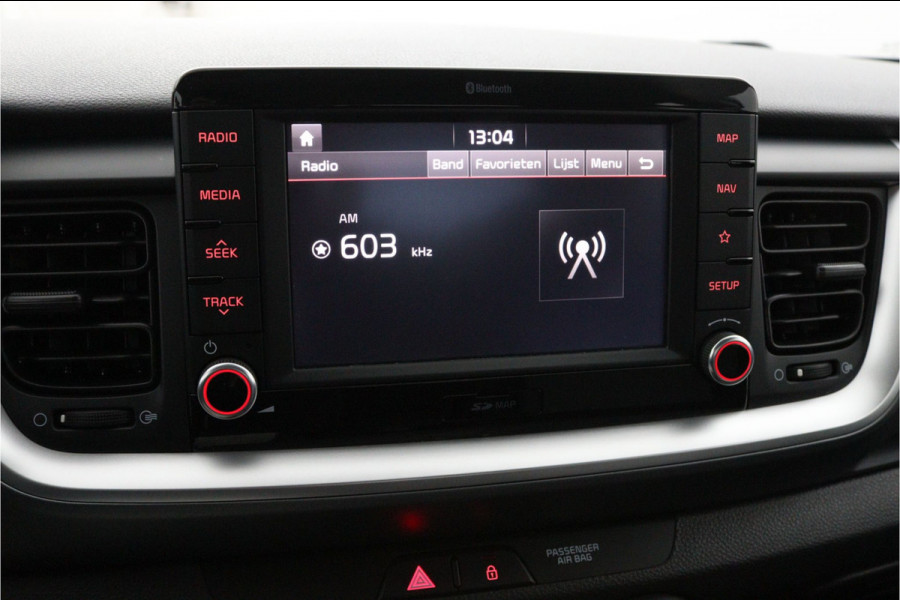 Kia Stonic 1.0 T-GDi DynamicLine - Navigatie - Airco - Cruise Control - Apple CarPlay/Android Auto - Camera - Fabrieksgarantie tot 03-2027