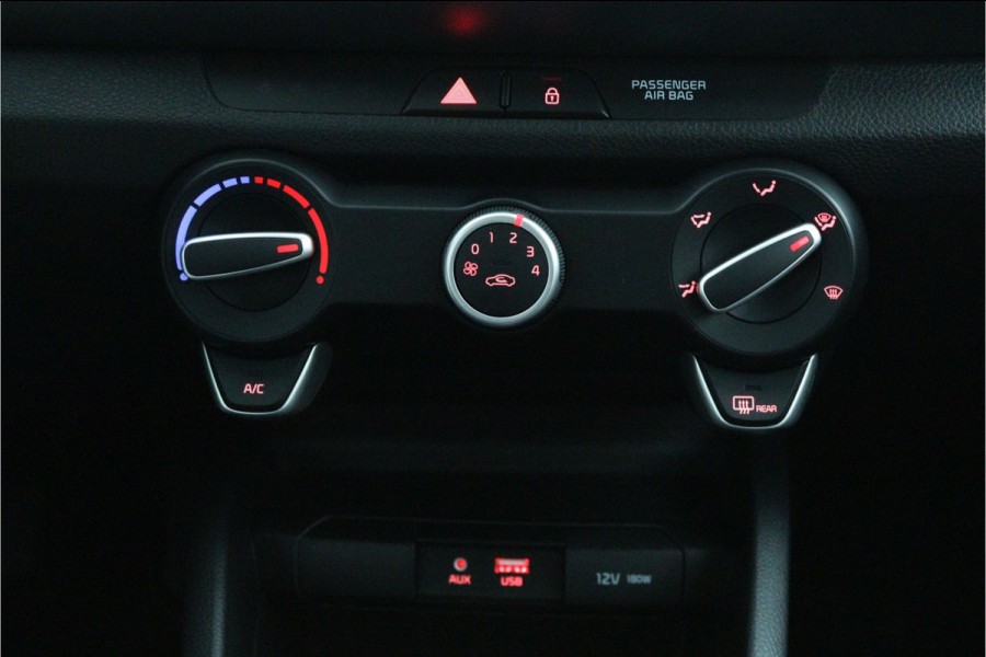 Kia Stonic 1.0 T-GDi DynamicLine - Navigatie - Airco - Cruise Control - Apple CarPlay/Android Auto - Camera - Fabrieksgarantie tot 03-2027