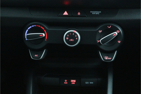 Kia Stonic 1.0 T-GDi DynamicLine - Navigatie - Airco - Cruise Control - Apple CarPlay/Android Auto - Camera - Fabrieksgarantie tot 03-2027