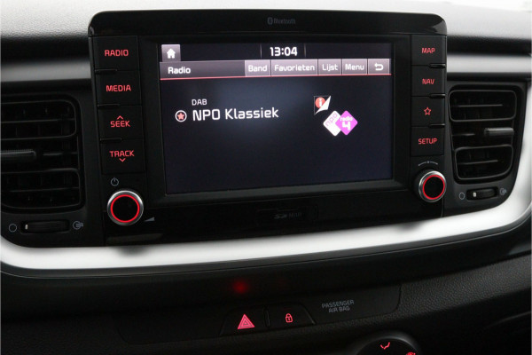 Kia Stonic 1.0 T-GDi DynamicLine - Navigatie - Airco - Cruise Control - Apple CarPlay/Android Auto - Camera - Fabrieksgarantie tot 03-2027