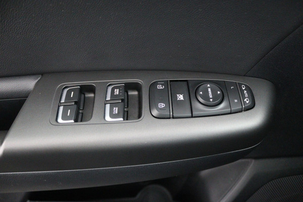 Kia Sportage 1.6 T-GDI DynamicPlusLine Automaat - Schuif-/kanteldak - Trekhaak - Keyless - Stoelverwarming - Apple CarPlay/Android Auto - Fabrieksgarantie tot 10-2026