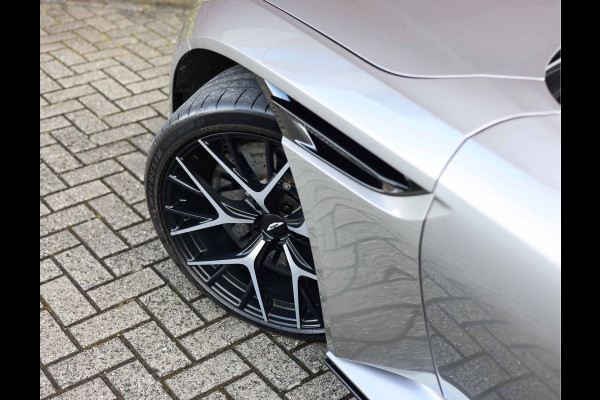 Aston Martin DB12 4.0 V8