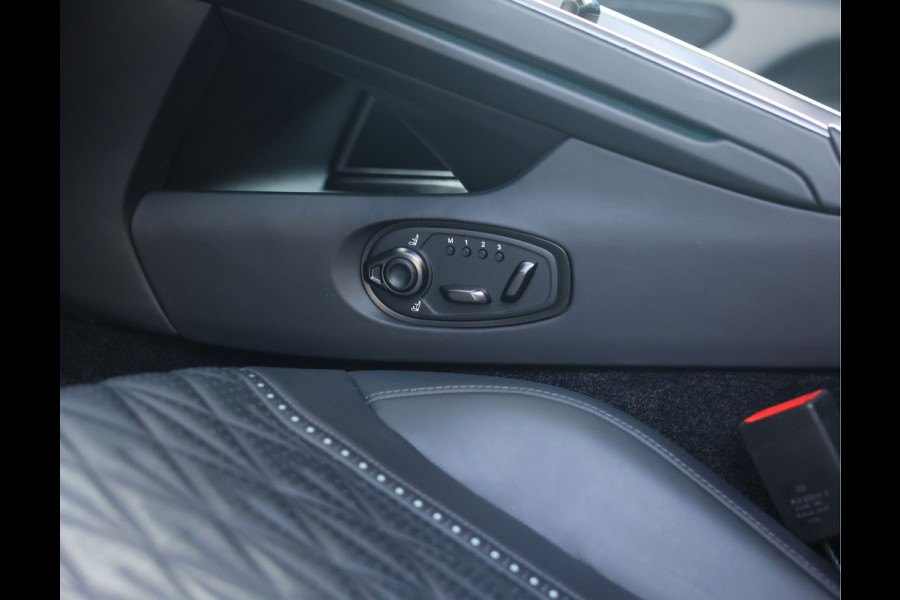 Aston Martin DB12 4.0 V8