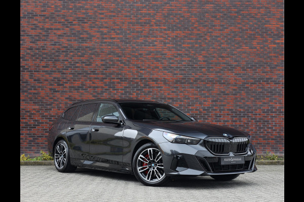 BMW 5 Serie Touring 550e xDrive | Trekhaak - M Sport Pro - Alcantara