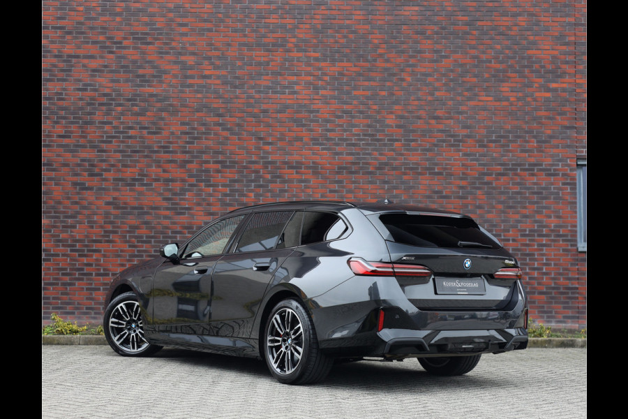 BMW 5 Serie Touring 550e xDrive | Trekhaak - M Sport Pro - Alcantara
