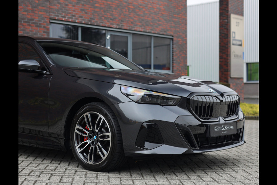 BMW 5 Serie Touring 550e xDrive | Trekhaak - M Sport Pro - Alcantara