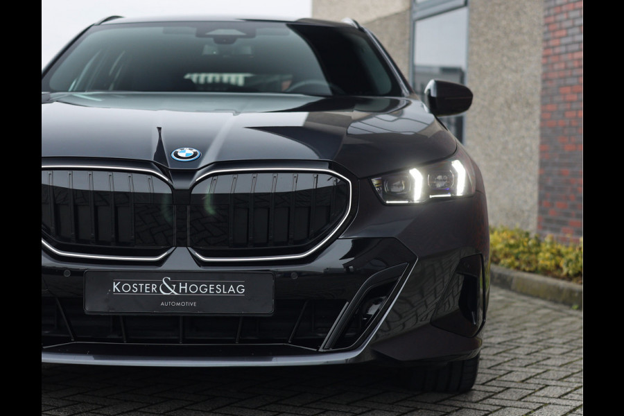BMW 5 Serie Touring 550e xDrive | Trekhaak - M Sport Pro - Alcantara