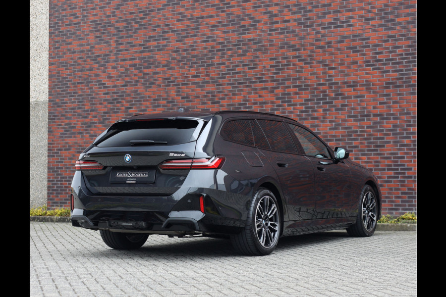 BMW 5 Serie Touring 550e xDrive | Trekhaak - M Sport Pro - Alcantara