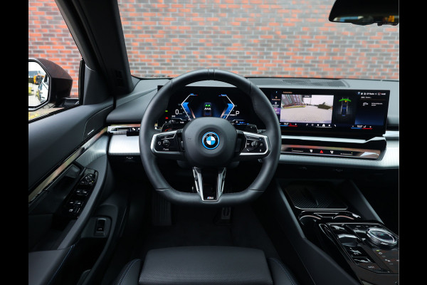 BMW 5 Serie Touring 550e xDrive | Trekhaak - M Sport Pro - Alcantara