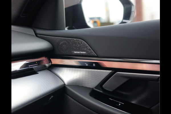 BMW 5 Serie Touring 550e xDrive | Trekhaak - M Sport Pro - Alcantara