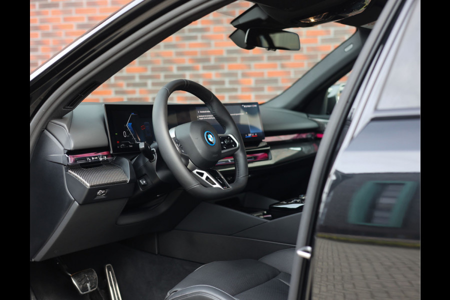BMW 5 Serie Touring 550e xDrive | M Performance - Pano - Trekhaak