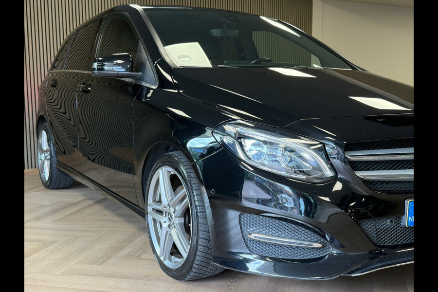 Mercedes-Benz B-Klasse B180 Ambition AUT NAVIGATIE AIRCO CRUISE CONTROL LED XENON PDC TREKHAAK