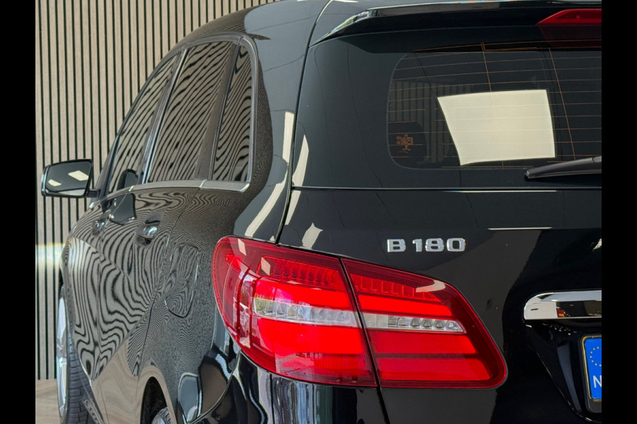 Mercedes-Benz B-Klasse B180 Ambition AUT NAVIGATIE AIRCO CRUISE CONTROL LED XENON PDC TREKHAAK