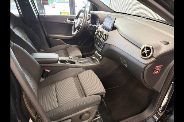 Mercedes-Benz B-Klasse B180 Ambition AUT NAVIGATIE AIRCO CRUISE CONTROL LED XENON PDC TREKHAAK