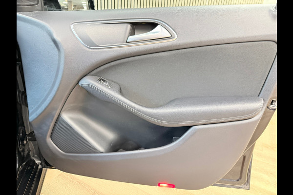 Mercedes-Benz B-Klasse B180 Ambition AUT NAVIGATIE AIRCO CRUISE CONTROL LED XENON PDC TREKHAAK