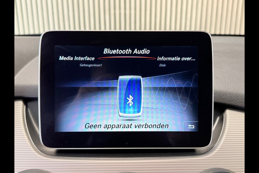 Mercedes-Benz B-Klasse B180 Ambition AUT NAVIGATIE AIRCO CRUISE CONTROL LED XENON PDC TREKHAAK