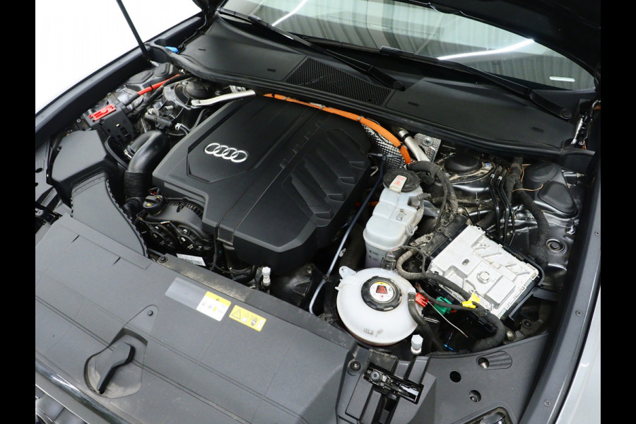 Audi A6 Avant 55 TFSI e quattro Competition Full Black | Panoramadak | B&O Audio | Camera | Keyless | Adaptive Cruise | Sfeerlicht | Carplay