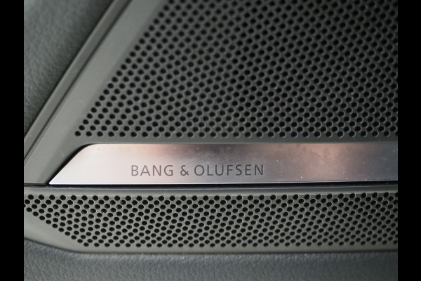 Audi A6 Avant 55 TFSI e quattro Competition Full Black | Panoramadak | B&O Audio | Camera | Keyless | Adaptive Cruise | Sfeerlicht | Carplay