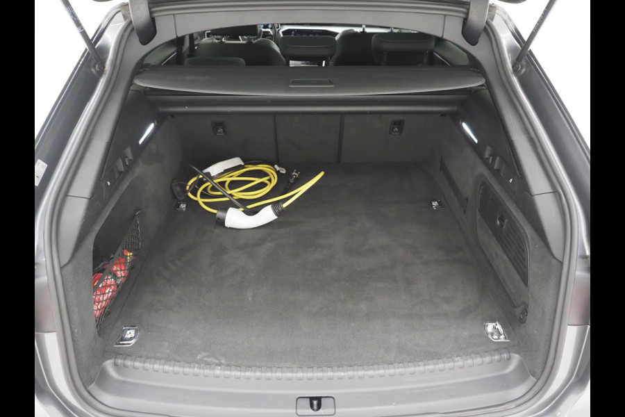 Audi A6 Avant 55 TFSI e quattro Competition Full Black | Panoramadak | B&O Audio | Camera | Keyless | Adaptive Cruise | Sfeerlicht | Carplay