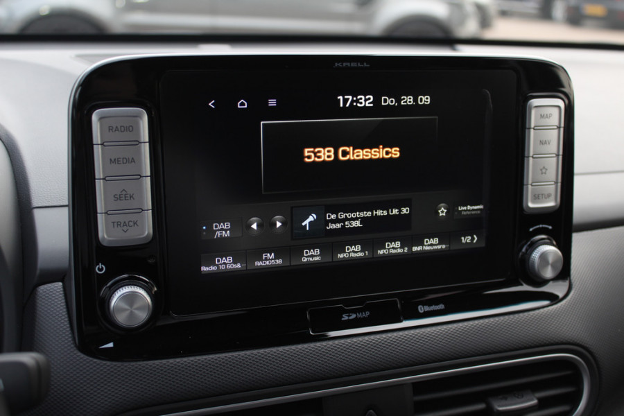 Hyundai Kona EV Premium 64 kWh / Trekhaak / Camera / Leder / Head-up / 18'' / Navigatie / Stuur+Stoelverwarming / Keyless / KRELL Audio / DAB / ACC