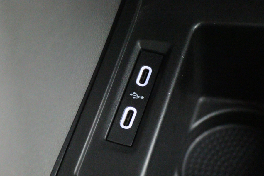 Volkswagen Transporter 2.0 TDI DSG L2H1 30 DC Bulli Leer, 2x Elektr. Schuifdeur, ACC, Camera, Apple Carplay, LED, Trekhaak, 20''