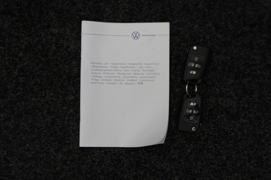 Volkswagen Transporter 2.0 TDI DSG L2H1 30 DC Bulli Leer, 2x Elektr. Schuifdeur, ACC, Camera, Apple Carplay, LED, Trekhaak, 20''