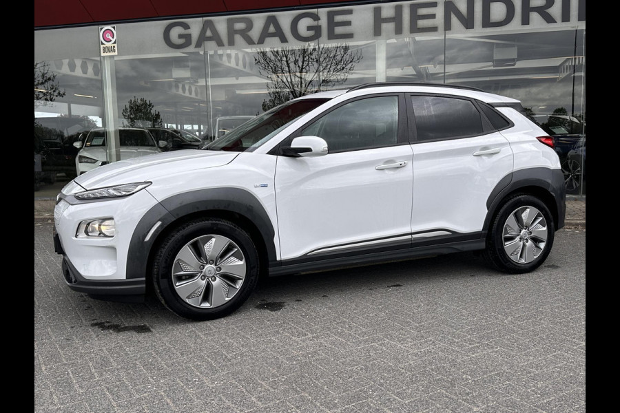 Hyundai Kona EV Fashion 64 kWh | SOH: 96,8% | Sky PANO Dak | HUD | Dodehoek Detectie | ACC |
