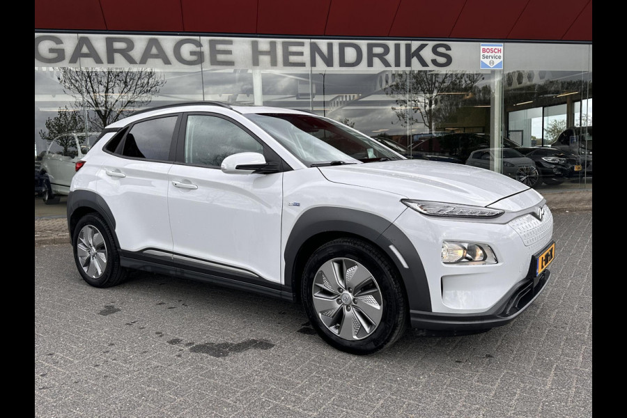 Hyundai Kona EV Fashion 64 kWh | SOH: 96,8% | Sky PANO Dak | HUD | Dodehoek Detectie | ACC |