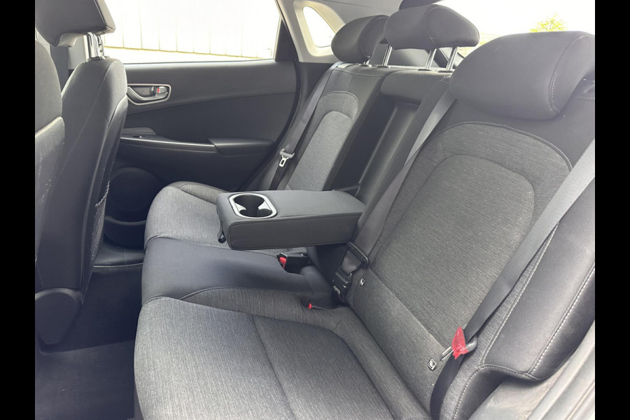 Hyundai Kona EV Fashion 64 kWh | SOH: 96,8% | Sky PANO Dak | HUD | Dodehoek Detectie | ACC |