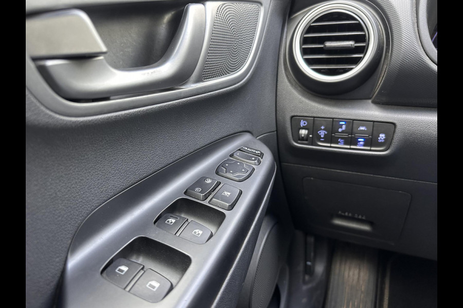 Hyundai Kona EV Fashion 64 kWh | SOH: 96,8% | Sky PANO Dak | HUD | Dodehoek Detectie | ACC |