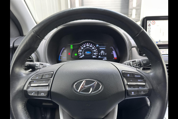 Hyundai Kona EV Fashion 64 kWh | SOH: 96,8% | Sky PANO Dak | HUD | Dodehoek Detectie | ACC |
