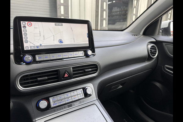 Hyundai Kona EV Fashion 64 kWh | SOH: 96,8% | Sky PANO Dak | HUD | Dodehoek Detectie | ACC |