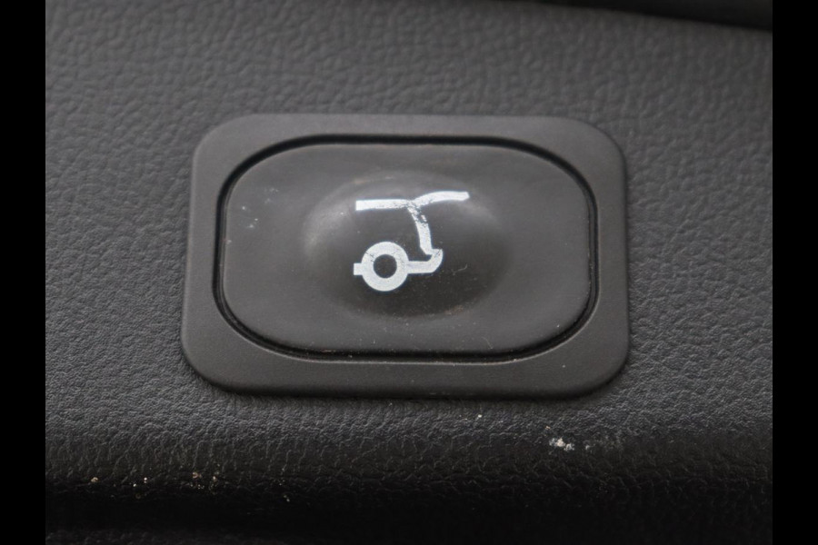 Ford Focus 1.5 EcoBoost Active X Business | Adaptive cruise | Trekhaak | Camera | Carplay | Navigatie | Keyless | Full LED | Parkeerhulp | Climate control | Digital Cockpit | Bluetooth