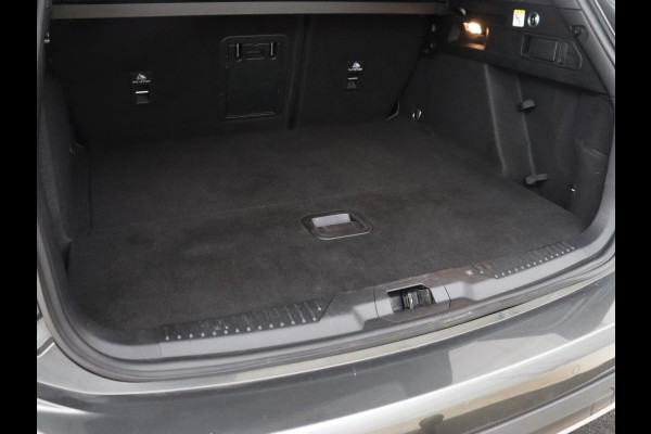 Ford Focus 1.5 EcoBoost Active X Business | Adaptive cruise | Trekhaak | Camera | Carplay | Navigatie | Keyless | Full LED | Parkeerhulp | Climate control | Digital Cockpit | Bluetooth