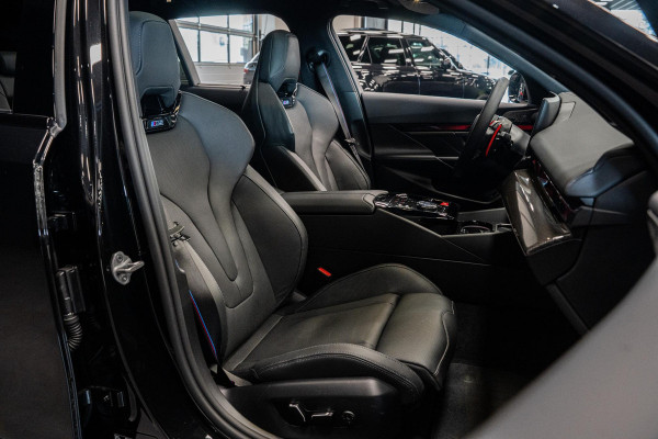 BMW 5 Serie Touring M5 *M Driver’s Package / Bowers & Wilkins / Carbon-interieur / Stoelventilatie / Panorama / Memory / Keyless / Surround-View*