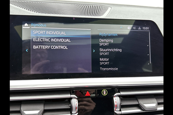 BMW 3 Serie Touring 330e xDrive High Executive M-sport (Panorama, Trekhaak, Camera, Co-Pilot, Stoel+StuurV, Carplay, Etc)