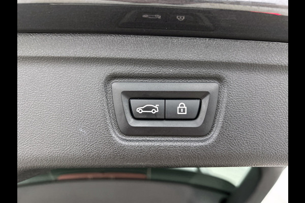 BMW 3 Serie Touring 330e xDrive High Executive M-sport (Panorama, Trekhaak, Camera, Co-Pilot, Stoel+StuurV, Carplay, Etc)