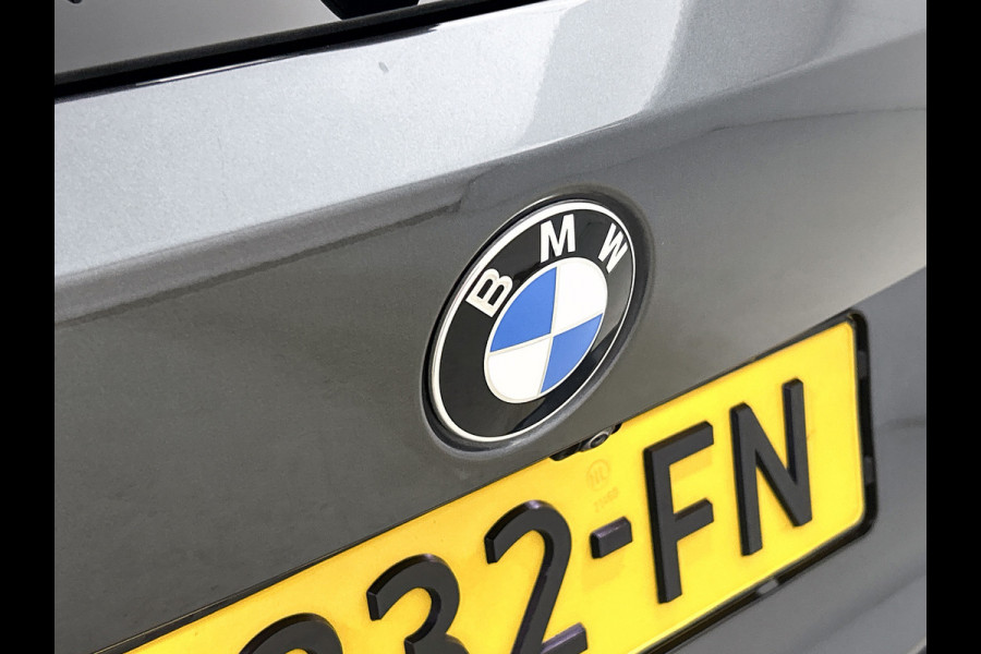 BMW 3 Serie Touring 330e xDrive High Executive M-sport (Panorama, Trekhaak, Camera, Co-Pilot, Stoel+StuurV, Carplay, Etc)