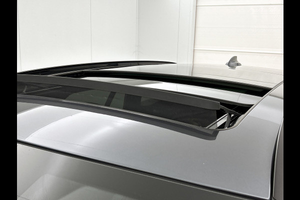 BMW 3 Serie Touring 330e xDrive High Executive M-sport (Panorama, Trekhaak, Camera, Co-Pilot, Stoel+StuurV, Carplay, Etc)