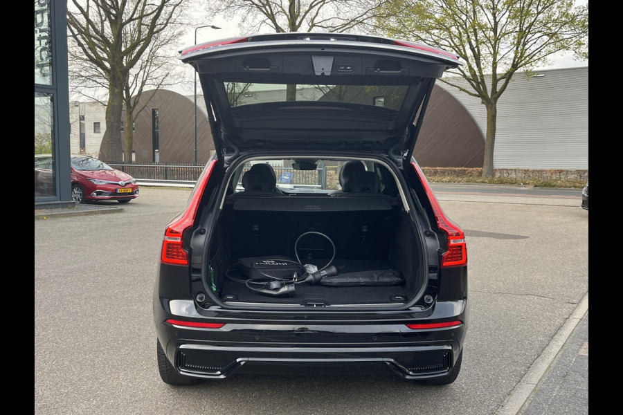Volvo XC60 2.0 T6 Plug-in hybrid AWD Plus Dark 360 CAMERA| HARMAN KARDON| ACHTERBANK VERWARMD| PANO| VOORSTOELEN + STUUR VERWARMD| ELEKTRISCHE STOELEN MET MEMORY| ELEKTRISCHE ACHTERKLEP| DEALER OH. NET ONDERHOUD GEHAD|