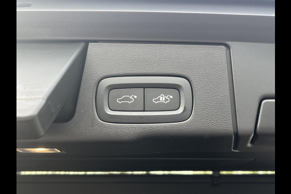 Volvo XC60 2.0 T6 Plug-in hybrid AWD Plus Dark 360 CAMERA| HARMAN KARDON| ACHTERBANK VERWARMD| PANO| VOORSTOELEN + STUUR VERWARMD| ELEKTRISCHE STOELEN MET MEMORY| ELEKTRISCHE ACHTERKLEP| DEALER OH. NET ONDERHOUD GEHAD|