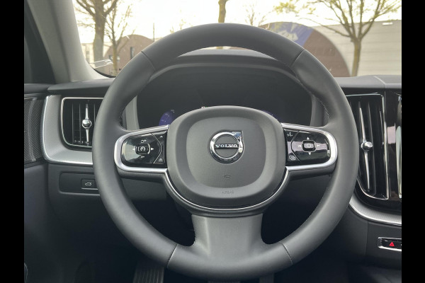 Volvo XC60 2.0 T6 Plug-in hybrid AWD Plus Dark 360 CAMERA| HARMAN KARDON| ACHTERBANK VERWARMD| PANO| VOORSTOELEN + STUUR VERWARMD| ELEKTRISCHE STOELEN MET MEMORY| ELEKTRISCHE ACHTERKLEP| DEALER OH. NET ONDERHOUD GEHAD|